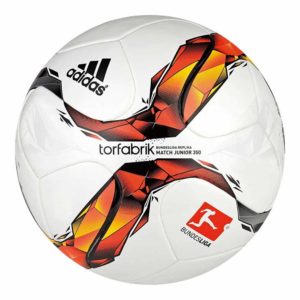 geschenkideen-fuer-jungen-adidas-fussball-torfabrik-2015-junior-350